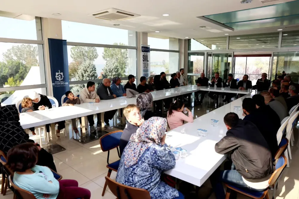 Evlerine giremeyen ailelere moral ziyareti