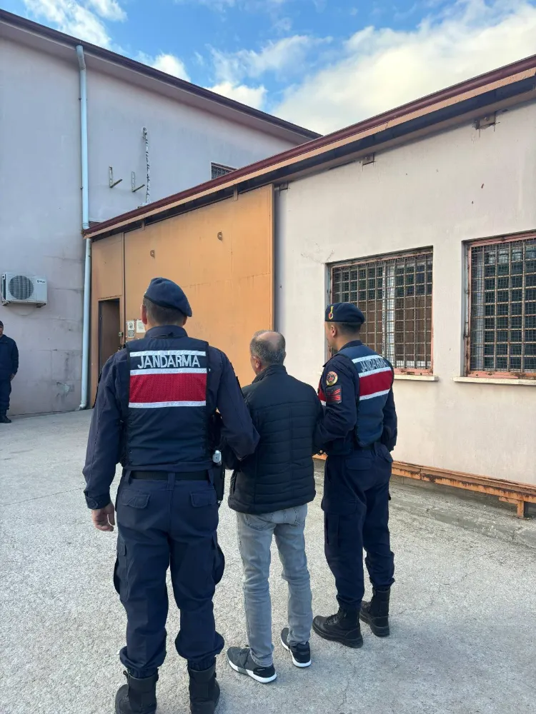 Öldürme ve yaralama suçundan aranan bir şahıs yakalandı