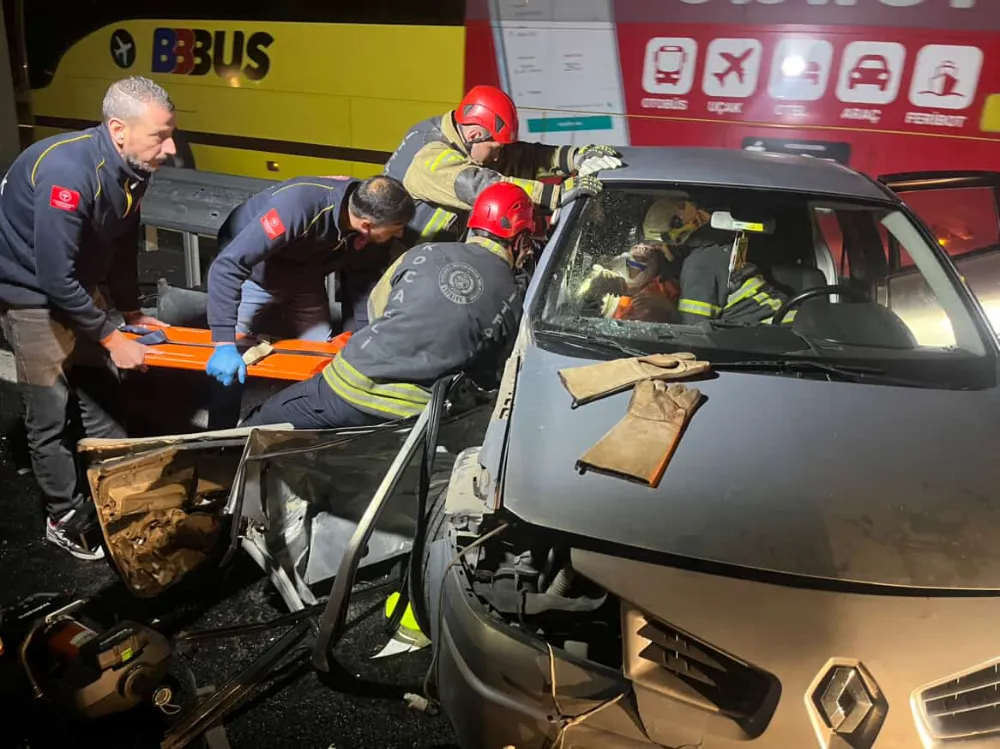 Gebze’de Zincirleme Kaza: 3 Araç Çarpıştı, Çok Sayıda Yaralı Var