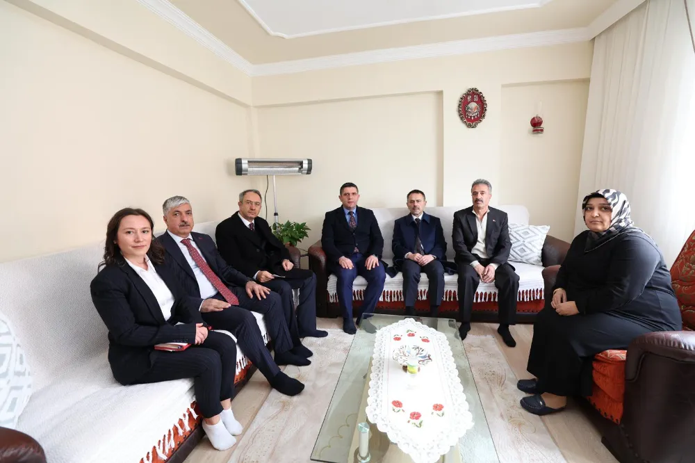 Vali İlhami Aktaş Dilovası’nda Gazi ve Şehit Ailesini Ziyaret Etti