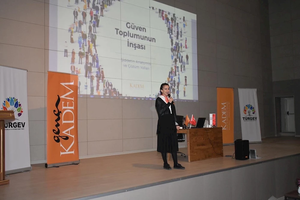 Şiddetin Çözüm Yollarını Konuştu