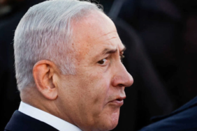 Başbakan Netanyahu, "Teröristleri destekleyen güçler var. Bunlardan biri de İsrail'i terörist devlet olarak nitelendiren ama aslında terör devleti Hamas'ı destekleyen Türkiye Cumhurbaşkanı Erdoğan. Kendisi Türkiye'deki köyleri bombaladı. Ondan ders almayacağız” paylaşımında bulundu.