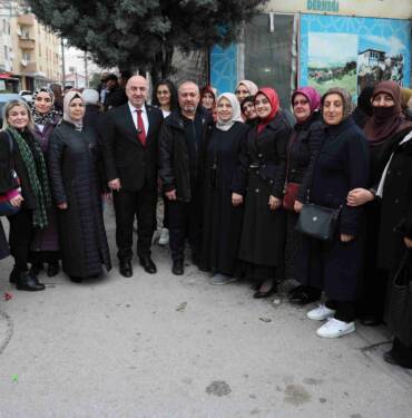 Başkan Bıyık, umre yolcularını uğurladı (1)